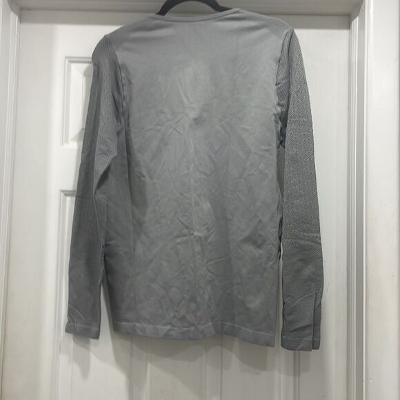 Fabletics Sync seamless long sleeve top in STEEL size XL - Picture 3 of 4